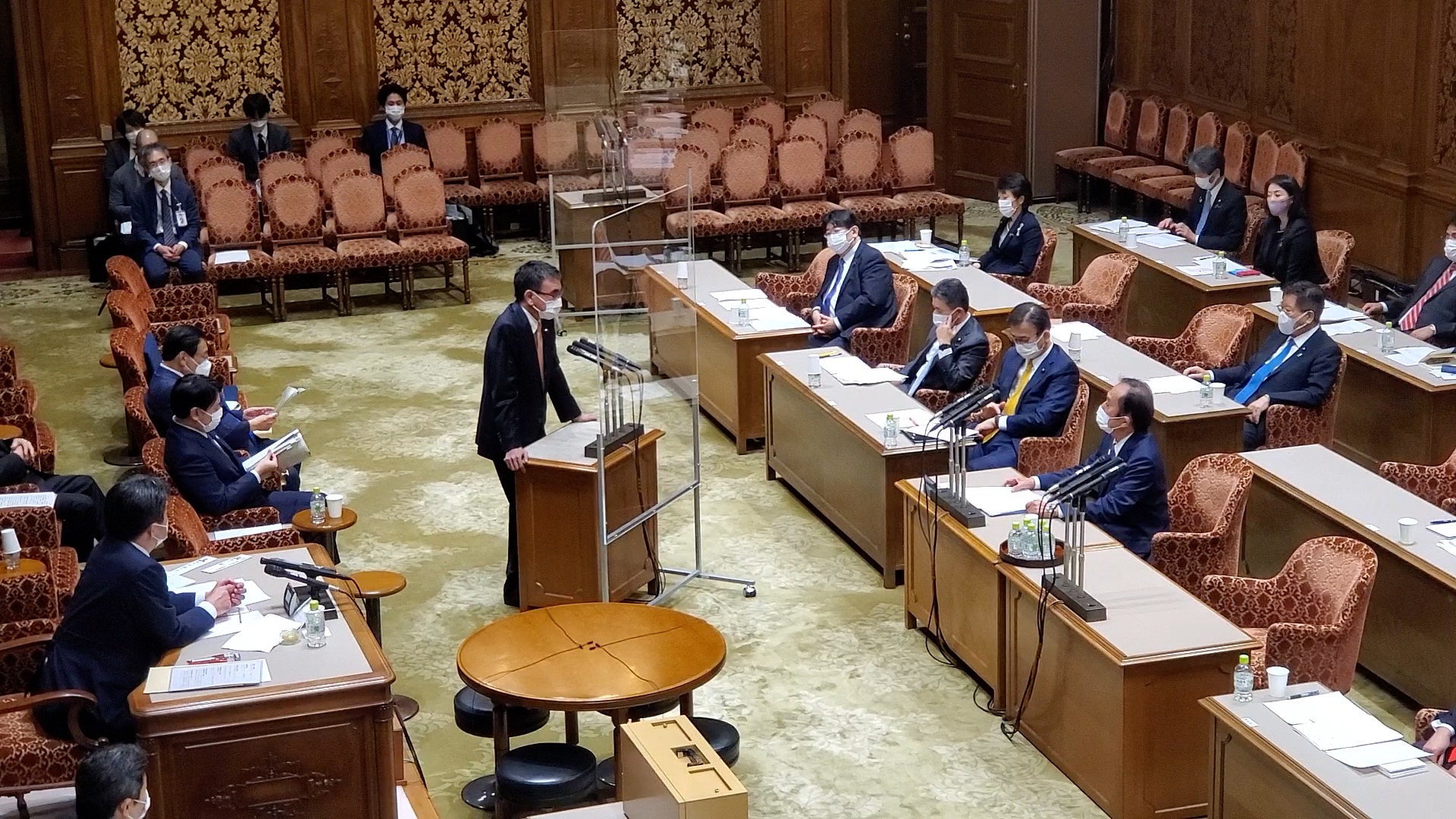 内閣委員会で質疑